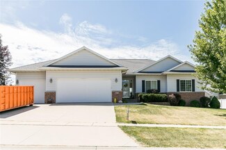 437 Sunset Dr, Fairfax, IA 52228