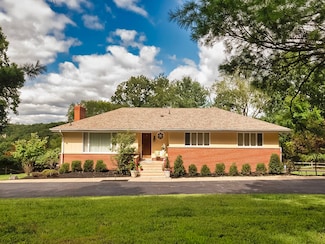 100 Chapel Knoll Dr, Pittsburgh, PA 15238