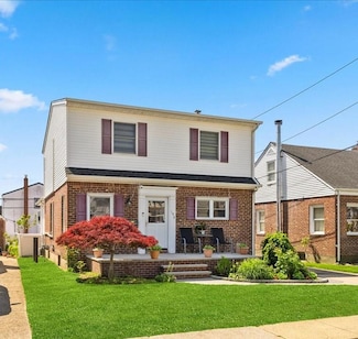 109 Wilton St, New Hyde Park, NY 11040
