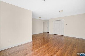 372-378 S Washington Ave Unit 6, Bergenfield, NJ 07621