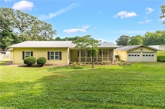 6604 Bronze Rd, Jamestown, NC 27282