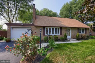 52 Melvin Dr, Leola, PA 17540