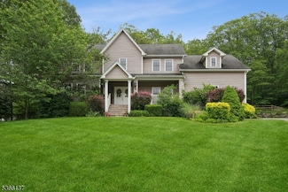 4 Knollwood Ln, Stockholm, NJ 07460