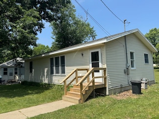 113 E South St, Decatur, MI 49045