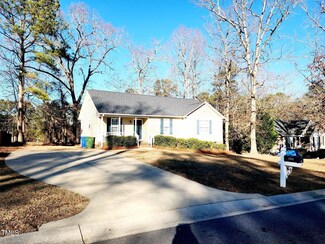 918 S Philwood Ct, Fuquay Varina, NC 27526