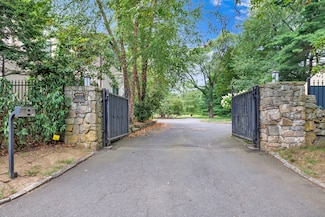 61 Clapboard Hill Rd, Westport, CT 06880