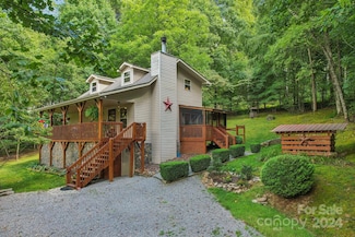 25 Rules Run Rd, Clyde, NC 28721