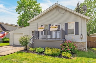 28 Carney St, Tonawanda, NY 14150