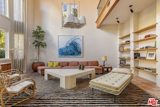 6120 Warner Dr, Los Angeles, CA 90048