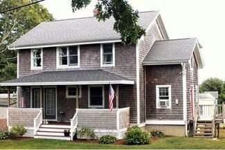 34 Monroe Pkwy, Wareham, MA 02571