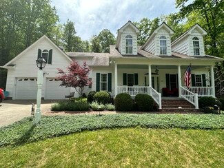 359 Far Country Dr, Daniels, WV 25832