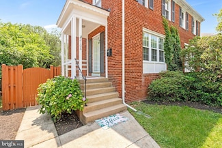 2108 26th St S, Arlington, VA 22206