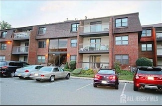 101 Beverly Hill Terrace Unit M, Woodbridge, NJ 07095