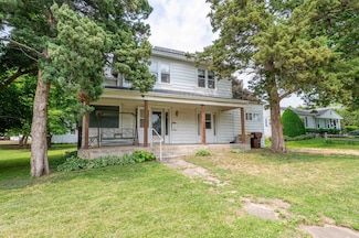4 E Lincoln St, Mount Morris, IL 61054