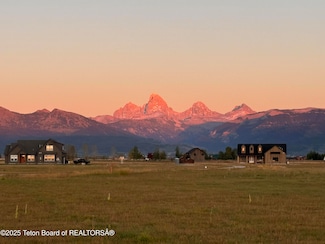 2413 Daydream Dr, Tetonia, ID 83452