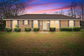 209 Maplewood Dr, Clarksville, TN 37042