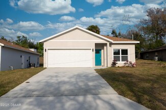 951 Redwood St, Daytona Beach, FL 32117