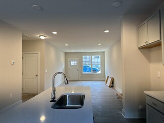 905 Hillman Ln, Mebane, NC 27302