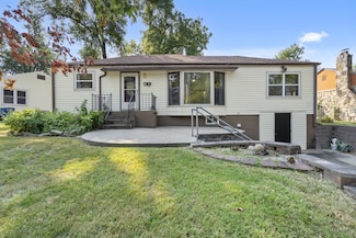 707 S 3rd St, Branson, MO 65616