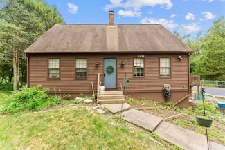 64 Iron St, Ledyard, CT 06339