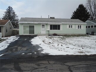 316 Pleasantview Dr, Liverpool, NY 13088