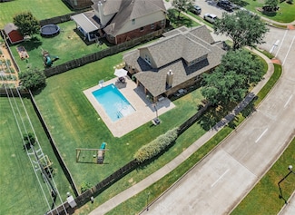 2560 Wild Oak Forest Ln, Seabrook, TX 77586