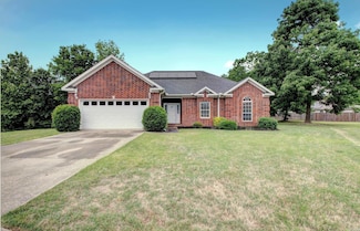 76 Woodridge Dr, Little Rock, AR 72204