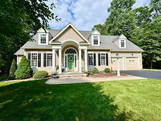 22 Windsor Ln, New Hartford, CT 06057