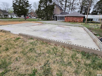 618 S Mckinley St, Harrisburg, IL 62946