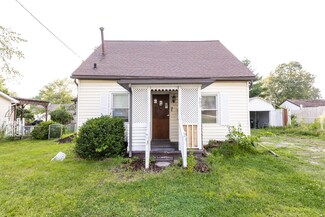 305 N Moore St, Waterloo, IL 62298