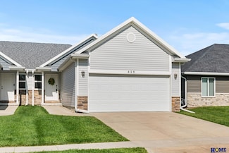 425 S 3rd St, Seward, NE 68434