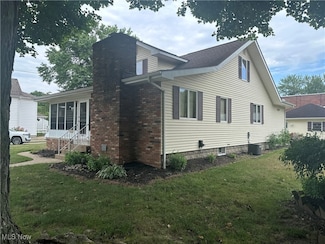 414 W 8th St, Dover, OH 44622