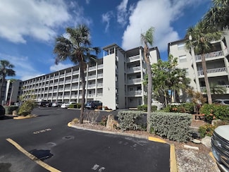 3368 Lake Bayshore Dr Unit 217 BUILDING P, Bradenton, FL 34205