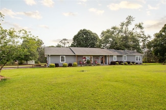 313 White Pine Hwy, Nicholls, GA 31554