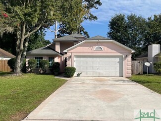 4 Saint Ives Dr, Savannah, GA 31419