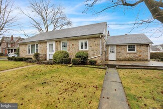 200 W Arch St, Fleetwood, PA 19522