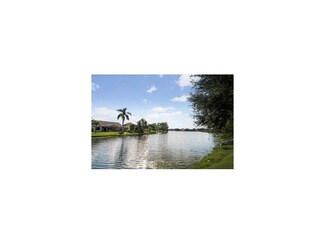 2945 Oak Park Cir, Davie, FL 33328