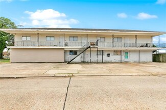 800 W Genie St, Chalmette, LA 70043