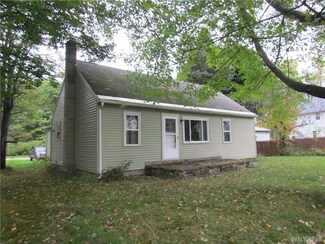 2664 Sunset Dr, Eden, NY 14057