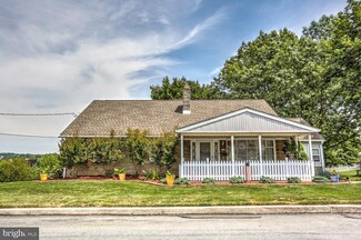 11 E End Ave, Akron, PA 17501