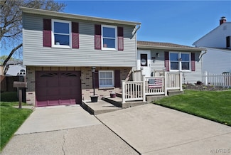 92 W Rouen Dr, Buffalo, NY 14227