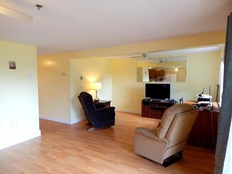 1 Alexandra Way Unit 107, Damariscotta, ME 04543