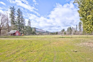 4348 Fish Hatchery Rd, Grants Pass, OR 97527