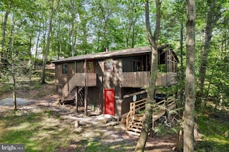 557 Trapper Ridge Ln, Hedgesville, WV 25427