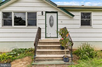 15 Woosamonsa Rd, Pennington, NJ 08534