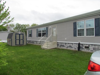 7 Sarah Ave, Lewiston, ME 04240