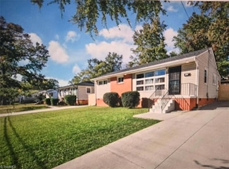 1602 Crystal Ln, Greensboro, NC 27403