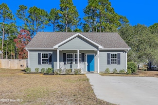 286 Elm St, Southport, NC 28461
