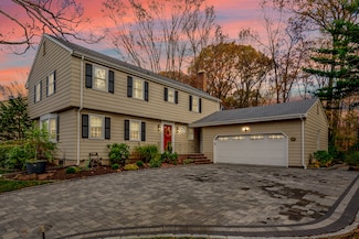 56 Fox Chase Ln, West Hartford, CT 06107