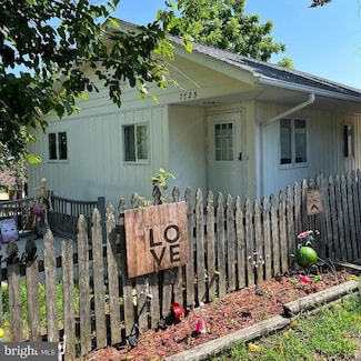 7523 B St, Chesapeake Beach, MD 20732